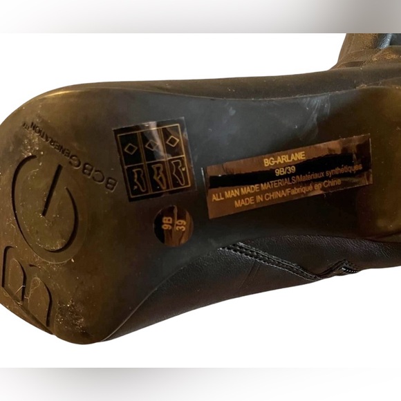 BCBG eneration high heel black bootie, size 9/39. Chrome belt buckle - Picture 5 of 5